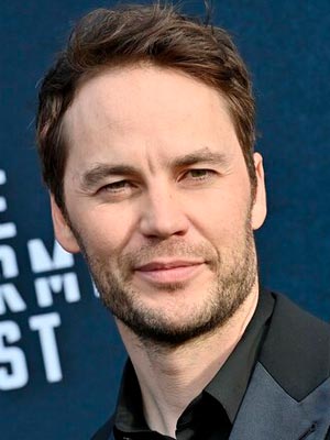 Тейлор Китч в роли Бена Эдвардса